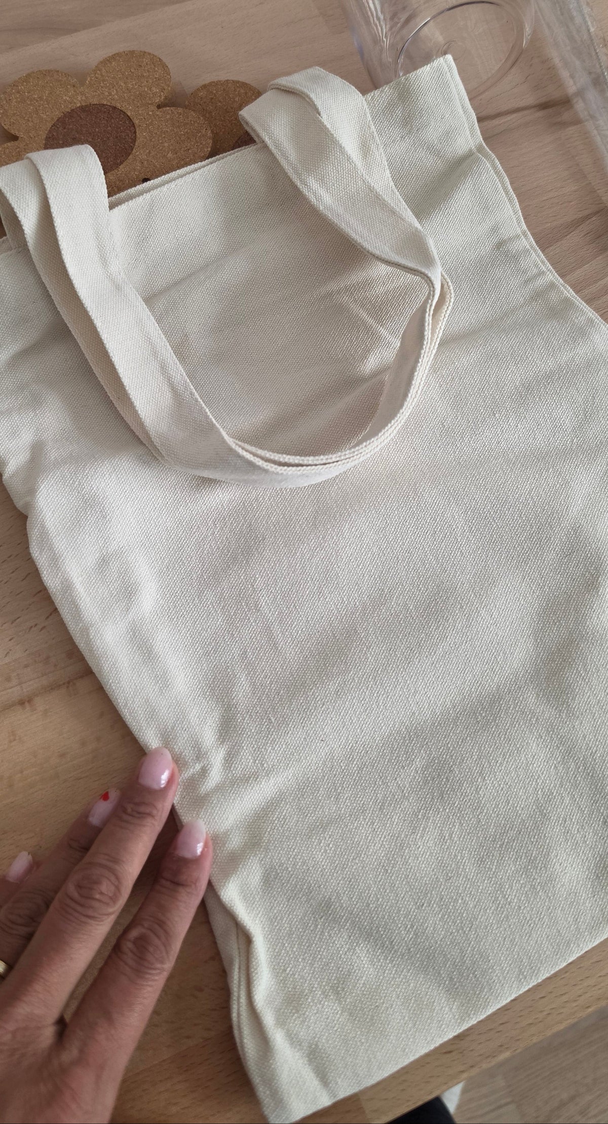 Personnalisation du tote bag et du verre transparent avec des motifs DTF UV pailletés