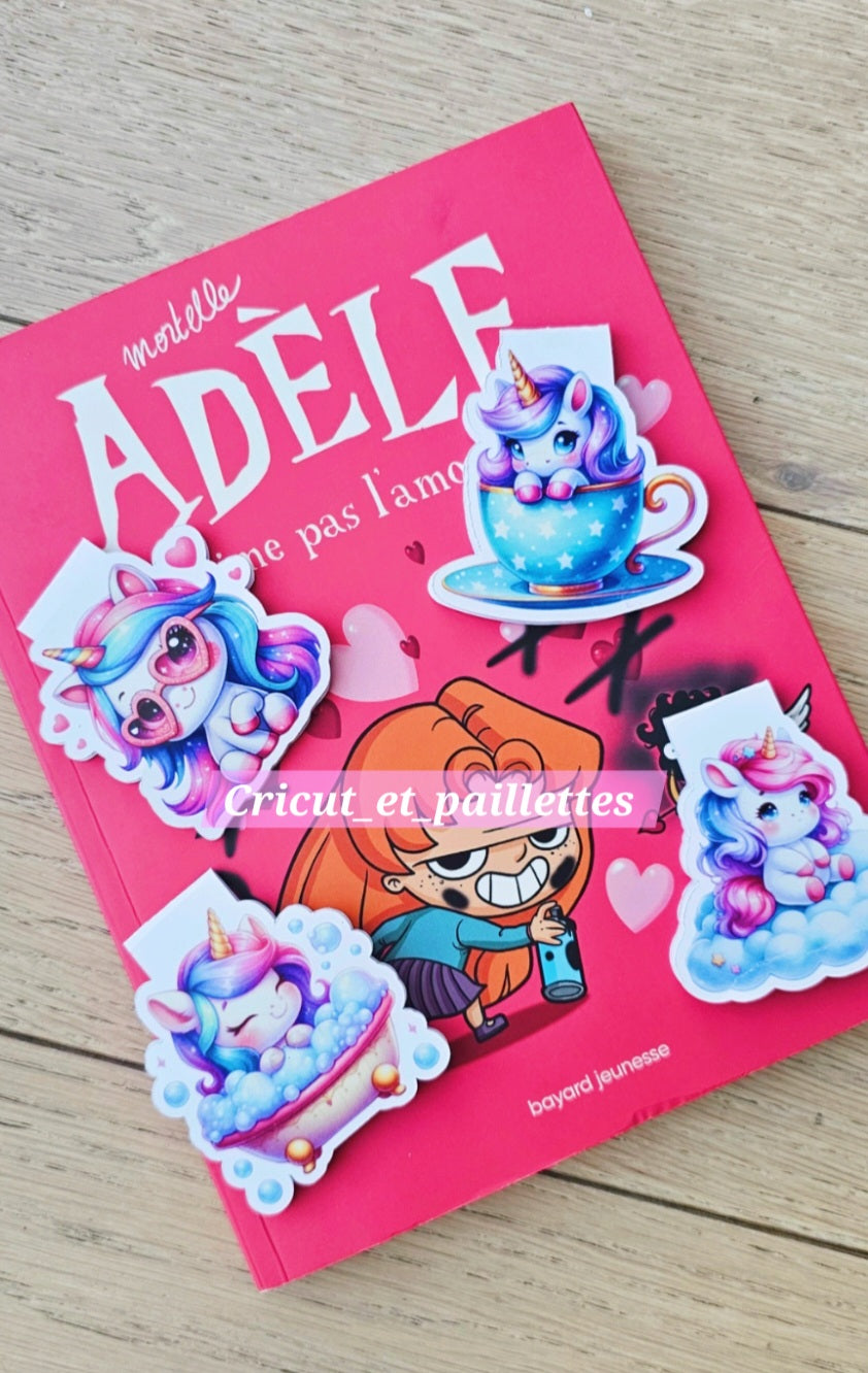 Détail licorne chamallow – crinière colorée et corne dorée rose